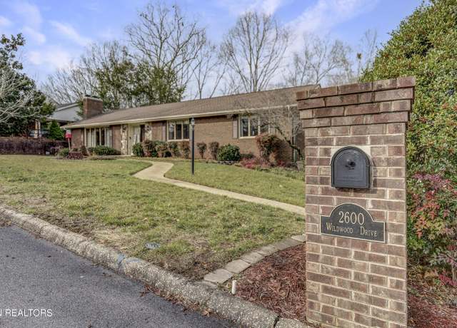 Property at 2600 Wildwood Dr, Kingsport, TN 37660, 4 beds, 3 baths