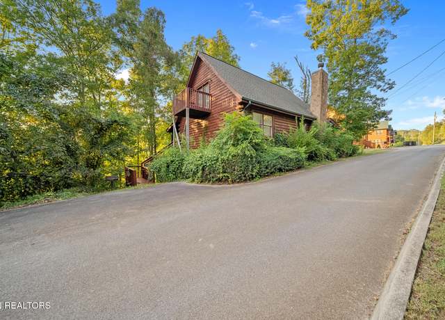 Property at 2219 Wingspan Dr, Sevierville, TN 37876, 3 beds, 2 baths