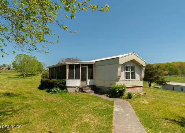 Property at 1719 Circle Lake Dr, Dandridge, TN 37725, 2 beds, 2 baths
