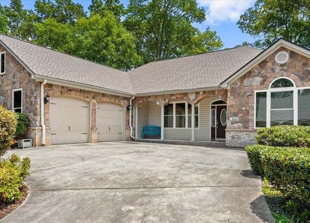 Property at 118 Kawatuska Way, Loudon, TN 37774, 4 beds, 2 baths