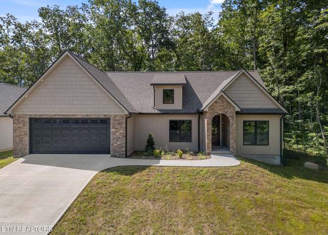 Property at 107 Leinster Ln, Crossville, TN 38558, 3 beds, 2 baths
