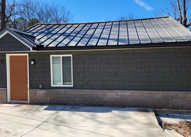 Property at 707 W Inskip Dr, Knoxville, TN 37912, 3 beds, 1 bath