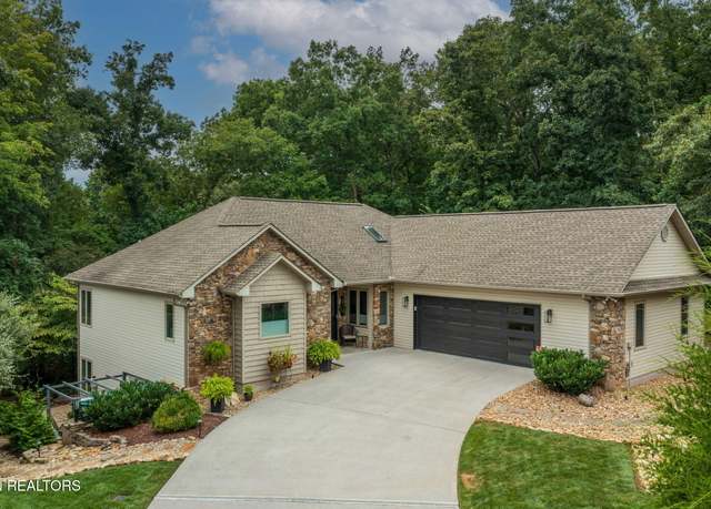 Property at 302 Tanasi Pt, Loudon, TN 37774, 4 beds, 4 baths