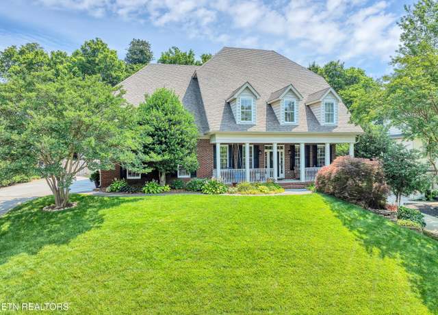 Property at 10212 Meadow Ridges Ln, Knoxville, TN 37922, 5 beds, 3.5 baths