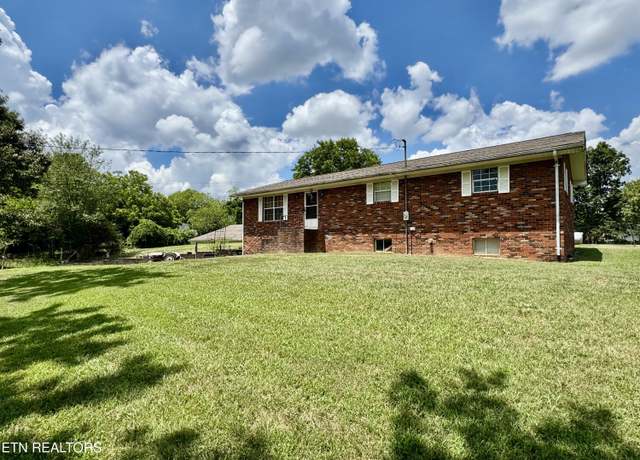 Property at 2523 Graves Rd, Maryville, TN 37803, 3 beds, 2 baths