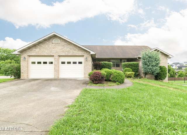 Property at 1272 Stewart St, Sevierville, TN 37876, 3 beds, 2.5 baths