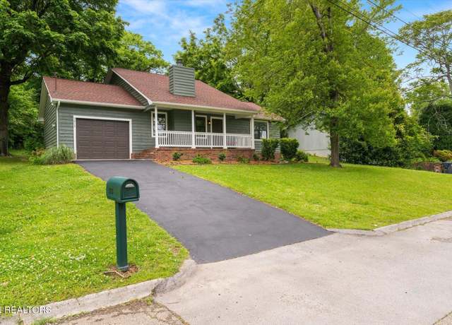 Property at 7213 Mcpeake Ln, Knoxville, TN 37909, 3 beds, 2 baths