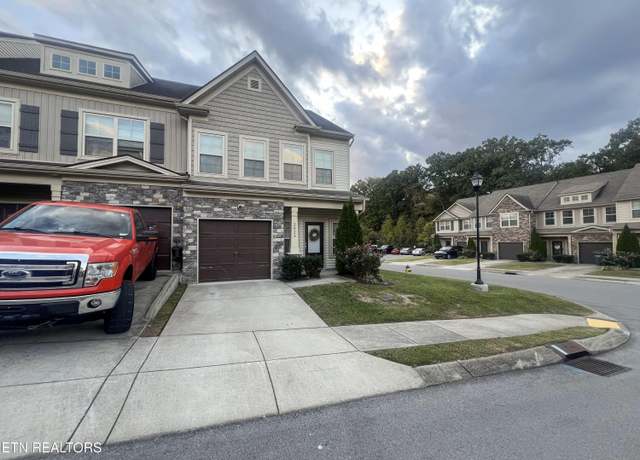 Property at 2021 Abbingdon Way, Old Hickory, TN 37138, 2 beds, 2.5 baths