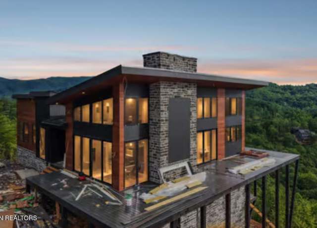 Property at 2848 Red Sky Dr, Sevierville, TN 37876, 6 beds, 5.5 baths