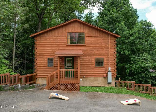 Property at 2145 E View Dr, Sevierville, TN 37876, 2 beds, 3 baths