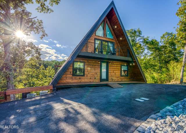 Property at 2101 Wingspan Dr, Sevierville, TN 37876, 3 beds, 3 baths