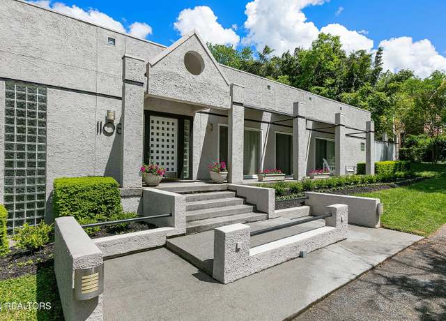 Property at 1108 Bluff View Rd, Knoxville, TN 37919, 3 beds, 2.5 baths