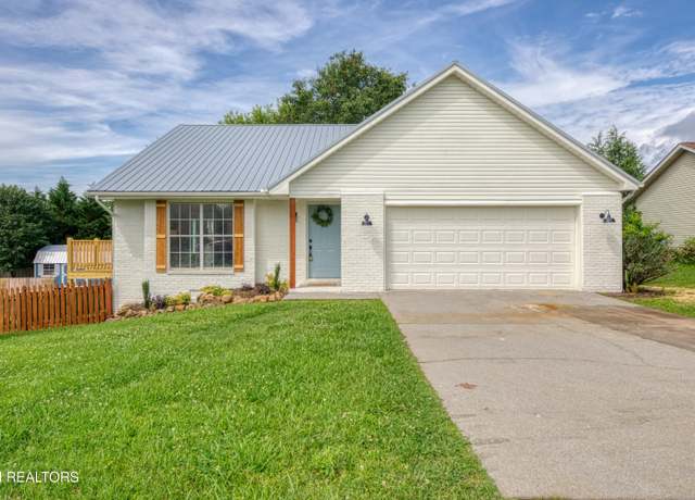 Property at 345 Headrickview Dr, Maryville, TN 37804, 3 beds, 2 baths