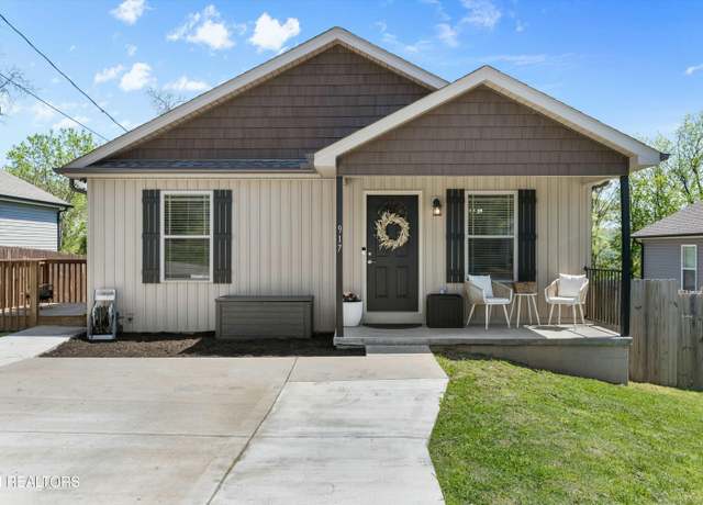 Property at 917 Loy St, Clinton, TN 37716, 3 beds, 2 baths