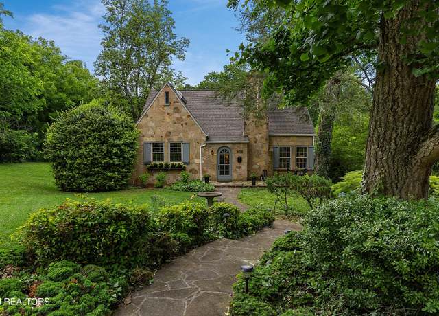 Property at 908 SW Iskagna Dr, Knoxville, TN 37919, 4 beds, 3 baths