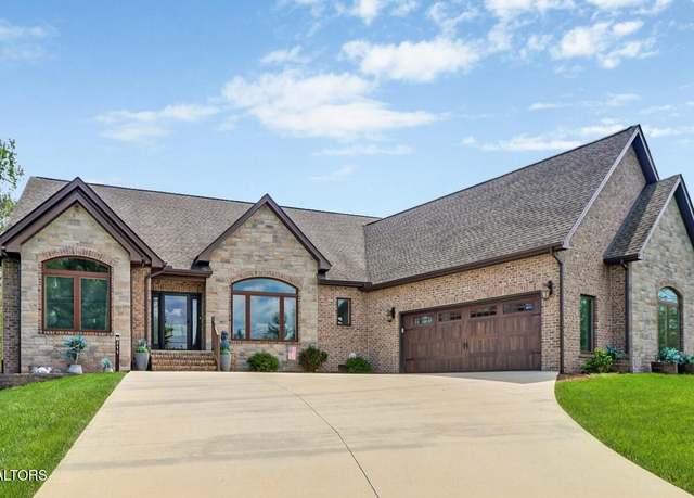 Property at 211 Forest Hill Dr, Crossville, TN 38558, 3 beds, 2.5 baths