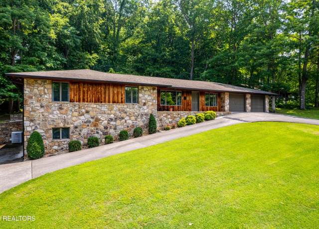 Property at 3837 Twin Island Dr, Maryville, TN 37804, 3 beds, 2.5 baths
