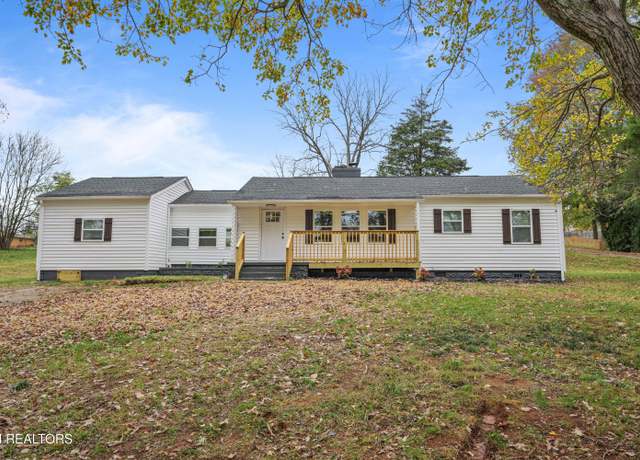 Property at 916 Panorama Dr, Maryville, TN 37801, 4 beds, 2 baths