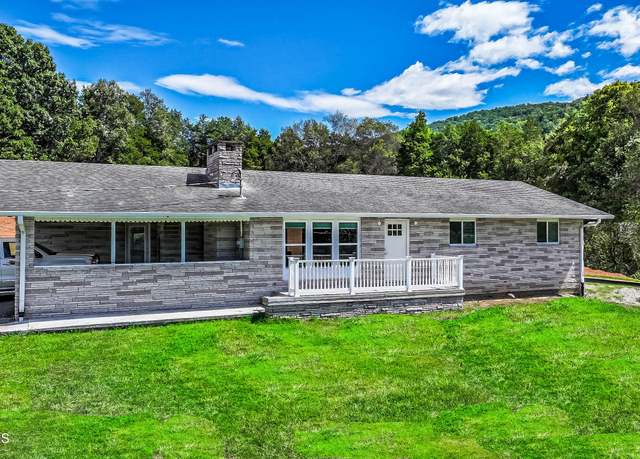 Property at 3177 Old Newport Hwy, Sevierville, TN 37876, 3 beds, 2.5 baths