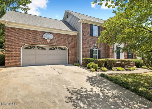 Property at 1440 Queensbridge Dr, Knoxville, TN 37922, 4 beds, 2.5 baths