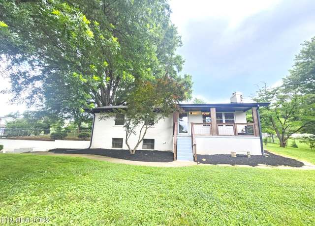 Property at 5501 Parker Dr, Knoxville, TN 37924, 3 beds, 3 baths