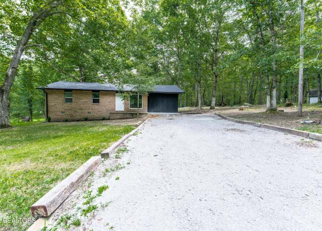 Property at 316 Kerrigan Rd, Crossville, TN 38555, 3 beds, 2 baths