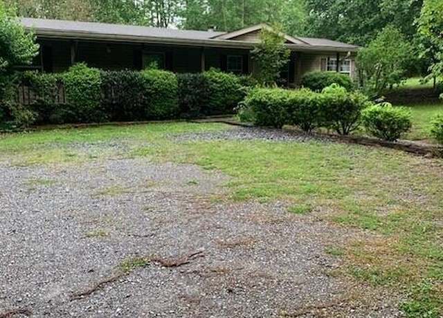 Property at 1119 Cloyds Church Rd, Greenback, TN 37742, 3 beds, 2 baths