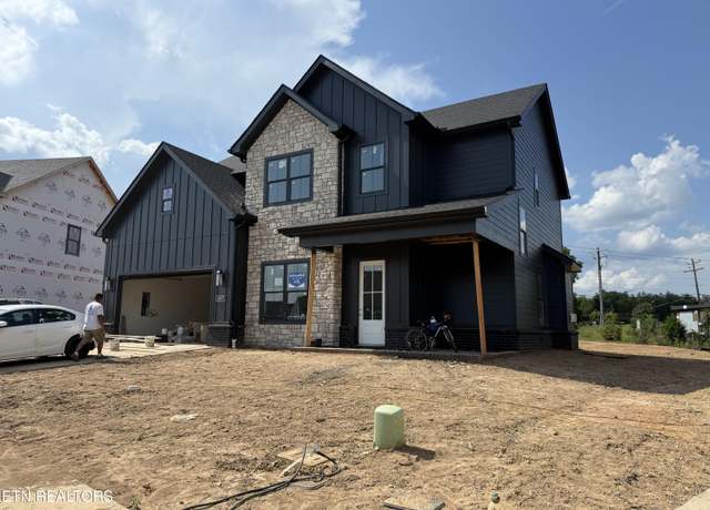 Property at 12075 Signal View Rd, Knoxville, TN 37932, 5 beds, 3 baths