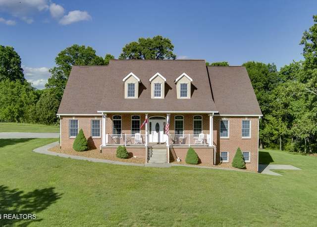 Property at 2000 Robinson Dr, Lenoir City, TN 37772, 4 beds, 4.5 baths