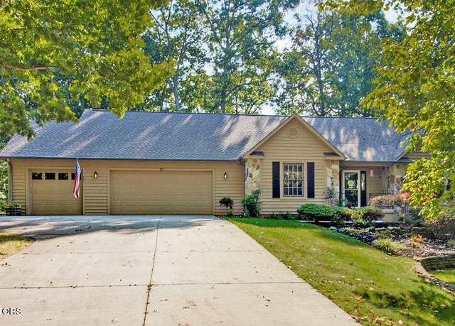 Property at 21 Amesbury Ct, Crossville, TN 38558, 3 beds, 2 baths