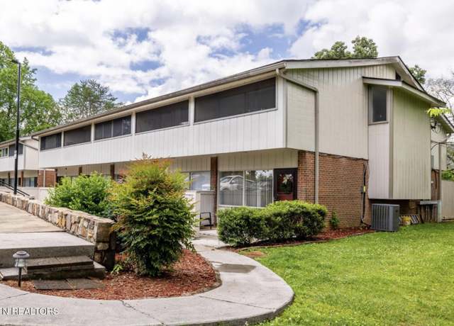 Property at 2806 Suncrest Rd Apt 4, Pigeon Forge, TN 37863, 2 beds, 1.5 baths