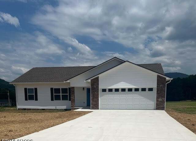 Property at 183 Meadow Dr, Oliver Springs, TN 37840, 3 beds, 2 baths