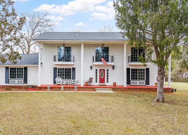 Property at 6515 Mcfall Rd, Knoxville, TN 37918, 5 beds, 3.5 baths
