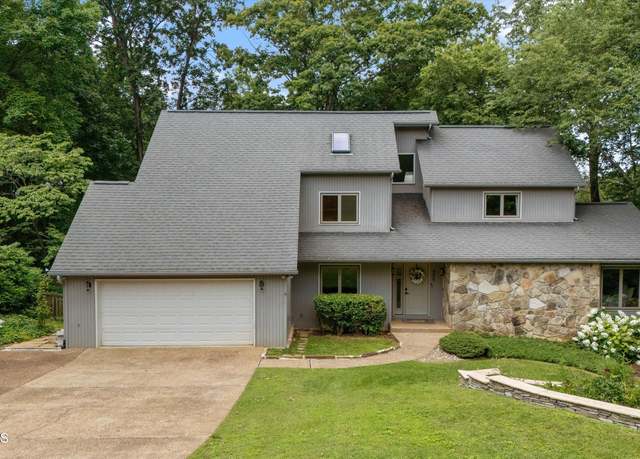 Property at 405 Sugarwood Dr, Knoxville, TN 37934, 4 beds, 3.5 baths