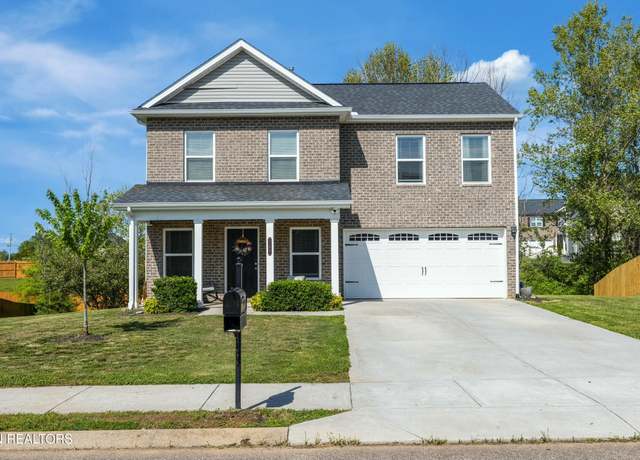 Property at 728 Sandpiper St, Maryville, TN 37801, 3 beds, 2.5 baths
