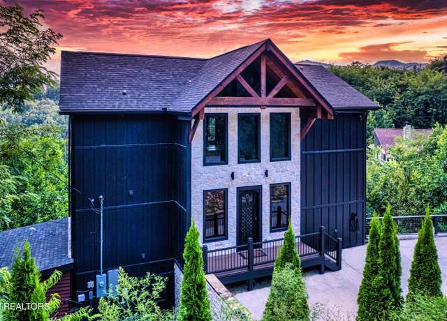 Property at 887 Sourwood Dr, Gatlinburg, TN 37738, 3 beds, 5 baths