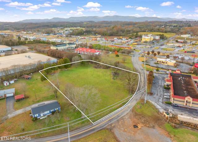 Property at 144 Buffalo Rd, Clinton, TN 37716