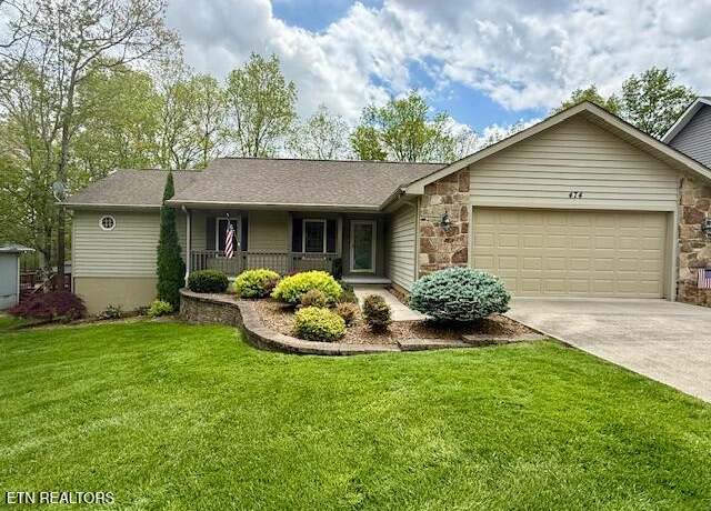 Property at 474 Lakeview Dr, Crossville, TN 38558, 3 beds, 2 baths