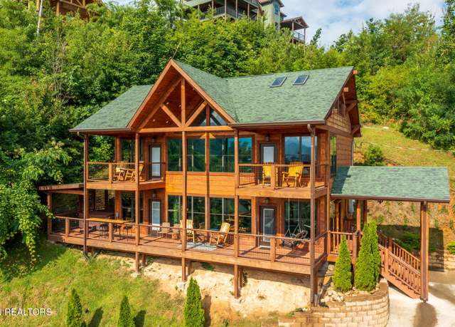 Property at 520 Edgewood Dr, Gatlinburg, TN 37738, 2 beds, 2 baths