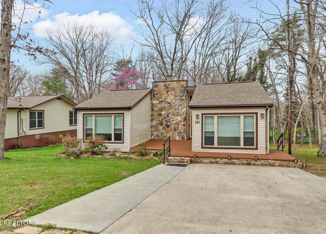 Property at 121 Lakeshire Dr, Crossville, TN 38558, 3 beds, 3 baths