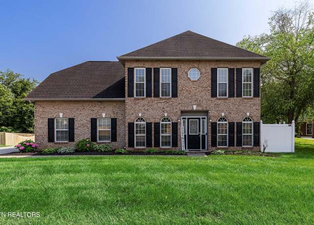 Property at 830 Baylor Cir, Knoxville, TN 37923, 3 beds, 2.5 baths