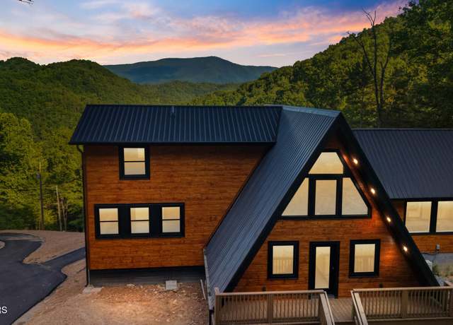 Property at 2715 Pine Crest Ln, Sevierville, TN 37876, 3 beds, 2 baths