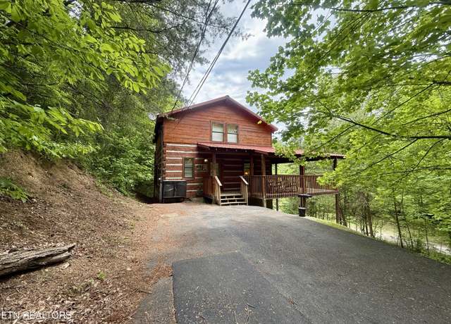 Property at 2575 Black Bear Ln, Sevierville, TN 37876, 2 beds, 2 baths