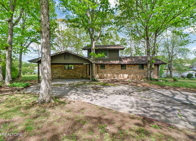 Property at 2024 Cravens Dr, Crossville, TN 38572, 3 beds, 3 baths