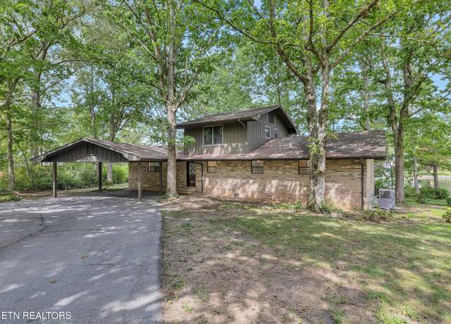 Property at 2024 Cravens Dr, Crossville, TN 38572, 3 beds, 3 baths