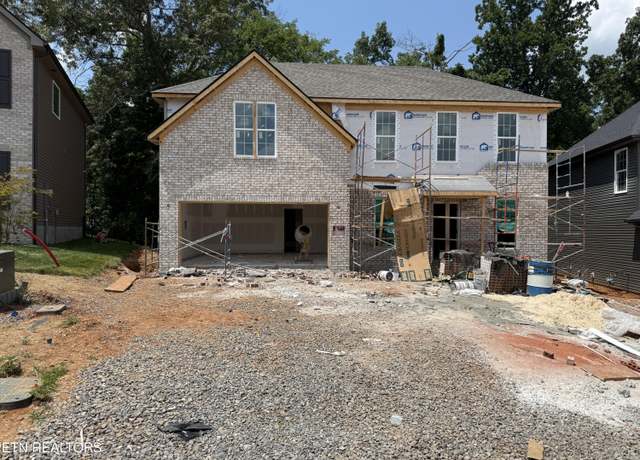 Property at 3527 Crimson Cir, Maryville, TN 37801, 4 beds, 3 baths