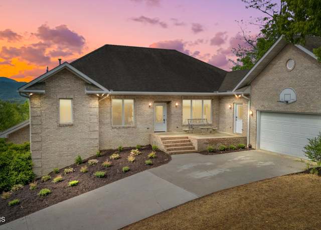 Property at 310 Teague Ln, Sevierville, TN 37862, 5 beds, 4.5 baths
