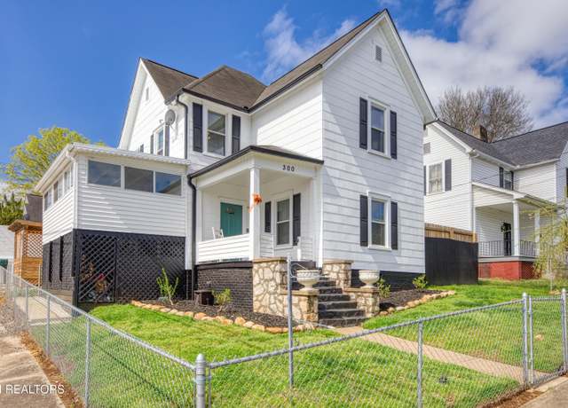 Property at 300 N B St, Lenoir City, TN 37771, 3 beds, 3 baths
