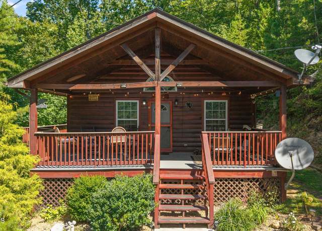 Property at 1414 Little Cove Church Rd, Sevierville, TN 37862, 3 beds, 2 baths