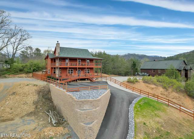 Property at 2822 Seth Rd, Pigeon Forge, TN 37863, 4 beds, 4.5 baths